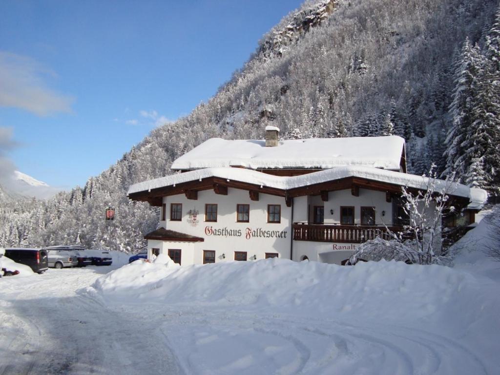 Gasthaus Falbesoner Appartement Gschnitz Buitenkant foto
