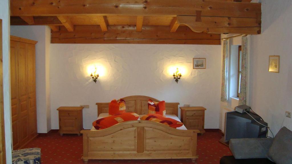 Gasthaus Falbesoner Appartement Gschnitz Buitenkant foto